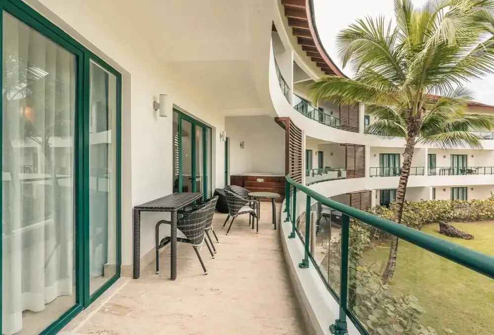 5 Guests 2 BR Jacuzzy Balcony Sublime