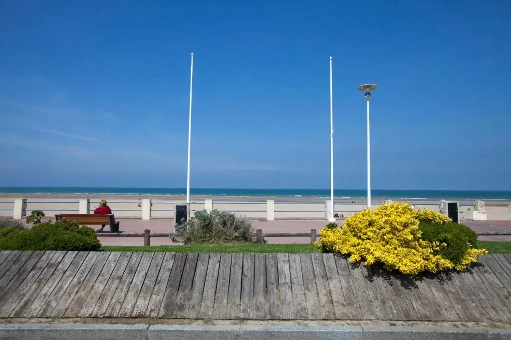 Appart Résidence proche plage avec piscine et parking couvert privé