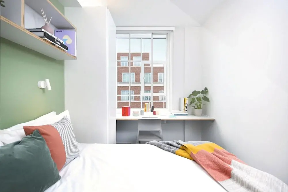 Destiny Student - Bloomsbury