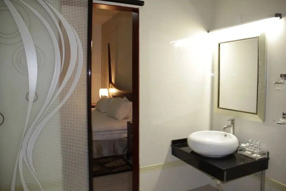 Hotel Ritz Waku-Kungo
