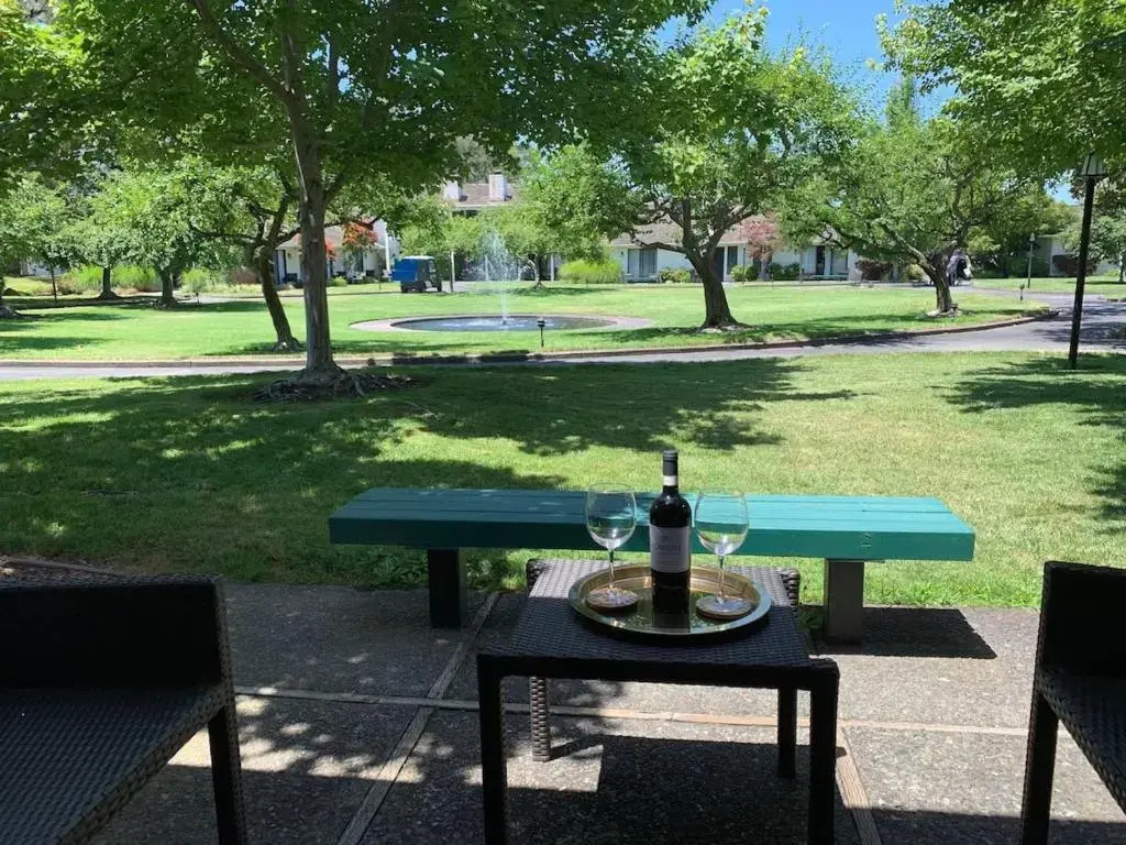 Top King Suite 40% OFF: Full Kitchen, Peaceful Views