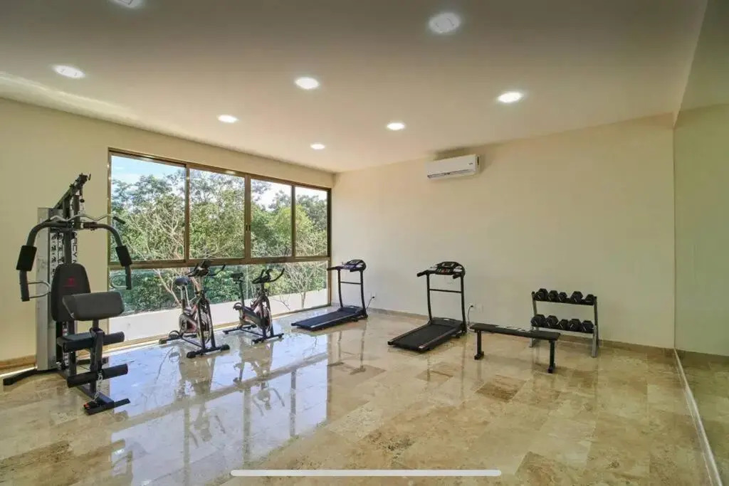 2 Bedroom apartment with 2 Pools, Wifi & GYM