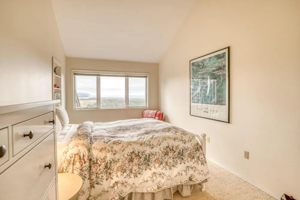 Spectacular River and Ocean View - Charming Coastal Retreat