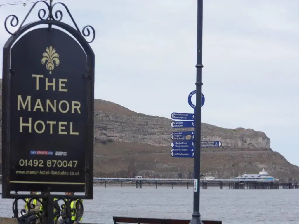 The Manor Hotel