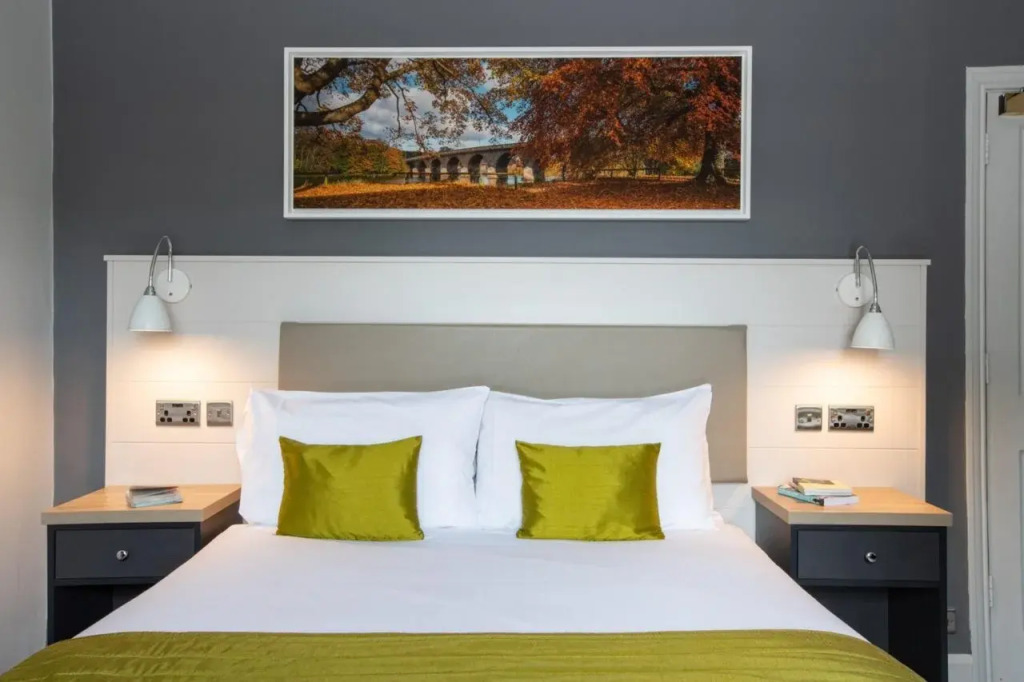 George Hotel