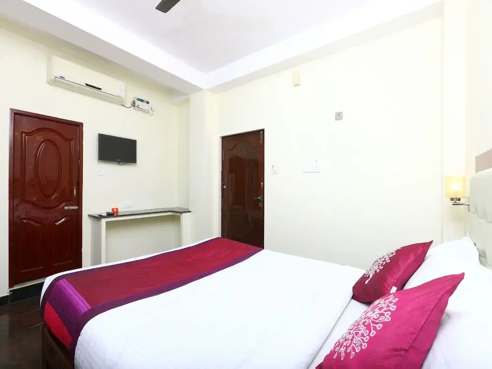 OYO 10675 Prakasam Residency