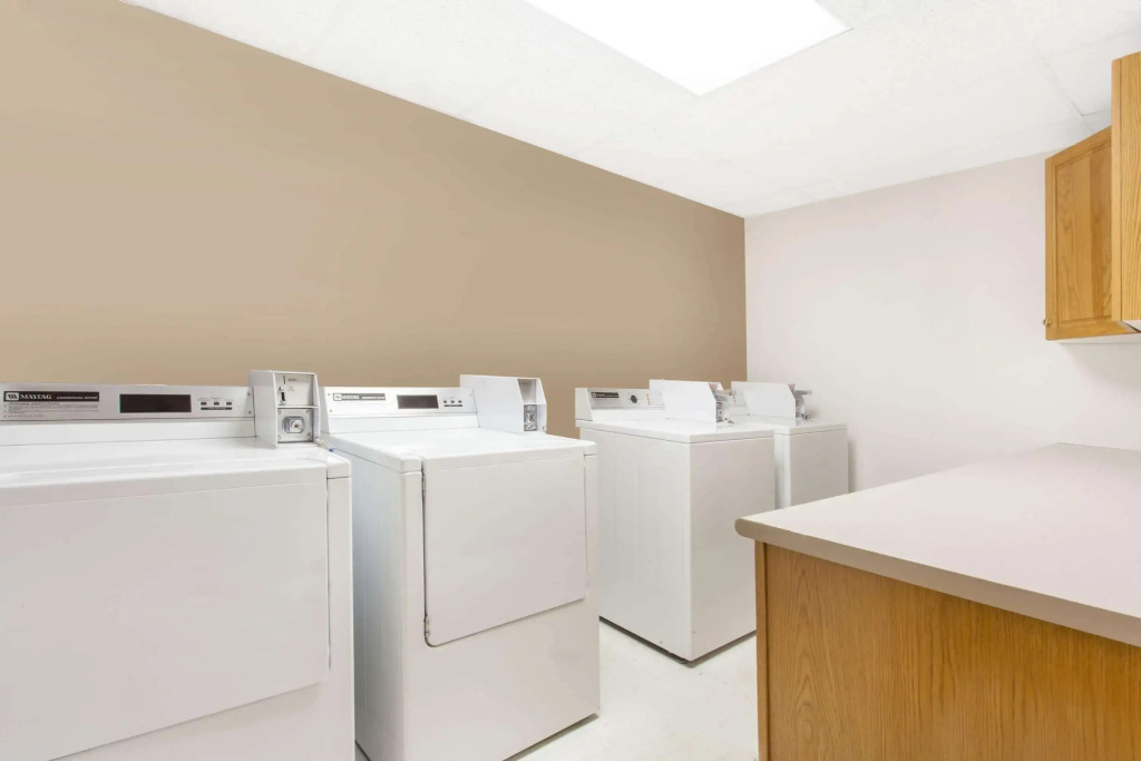 Super 8 by Wyndham Kenora
