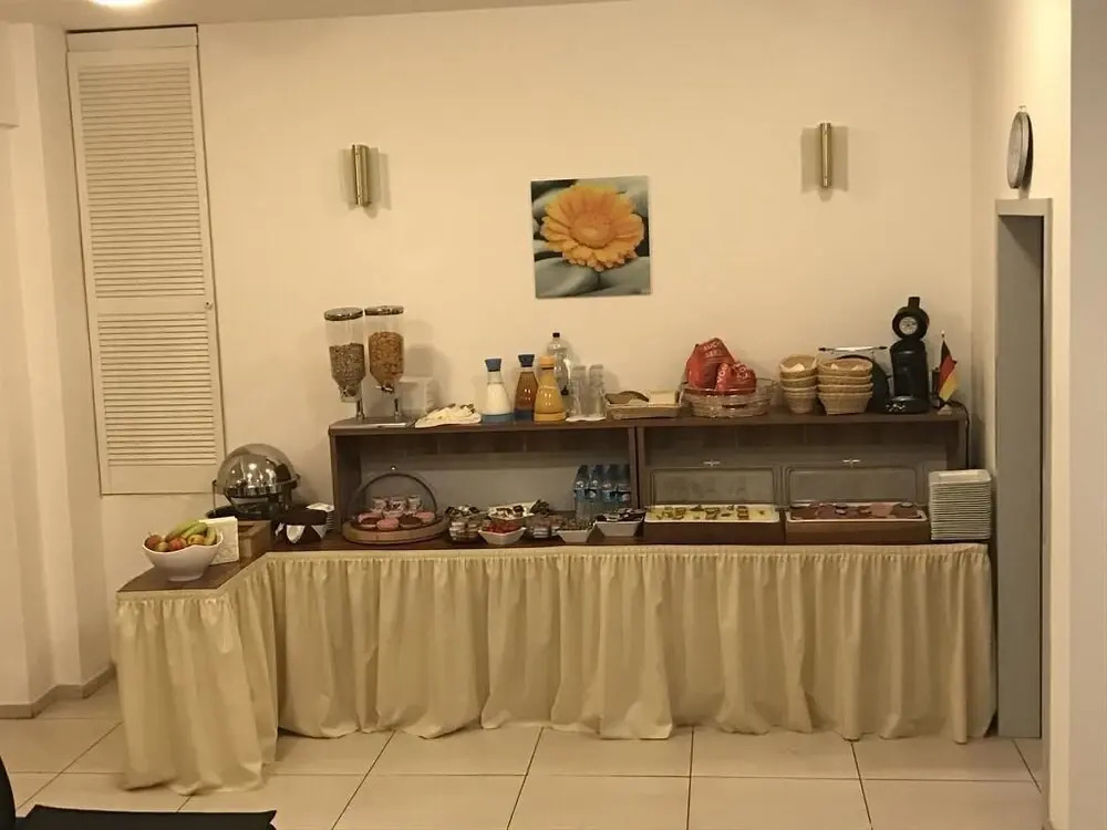 Hotel Bonn Voyage