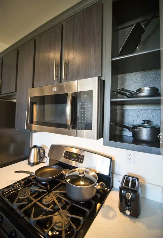 Prime Location Westwood Apartment 409w