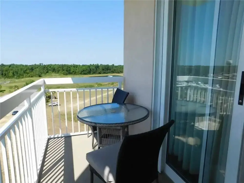 North Tower #809 Condominium 4 Bedrooms 3 Bathrooms Condo