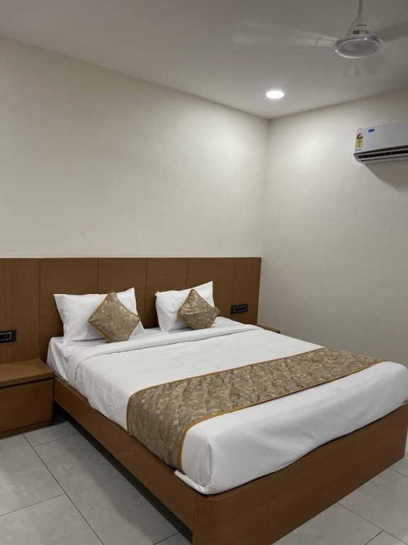 Urban Stays Service Apartment, Nagpur
