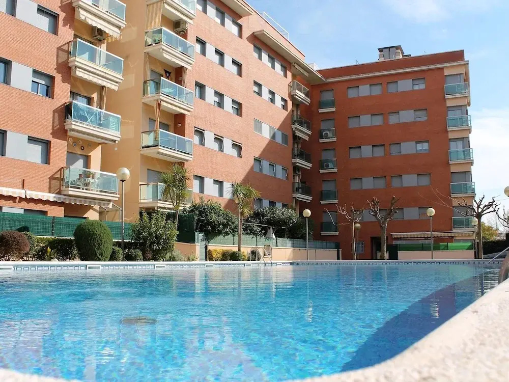 Suitur beach apartment with pool