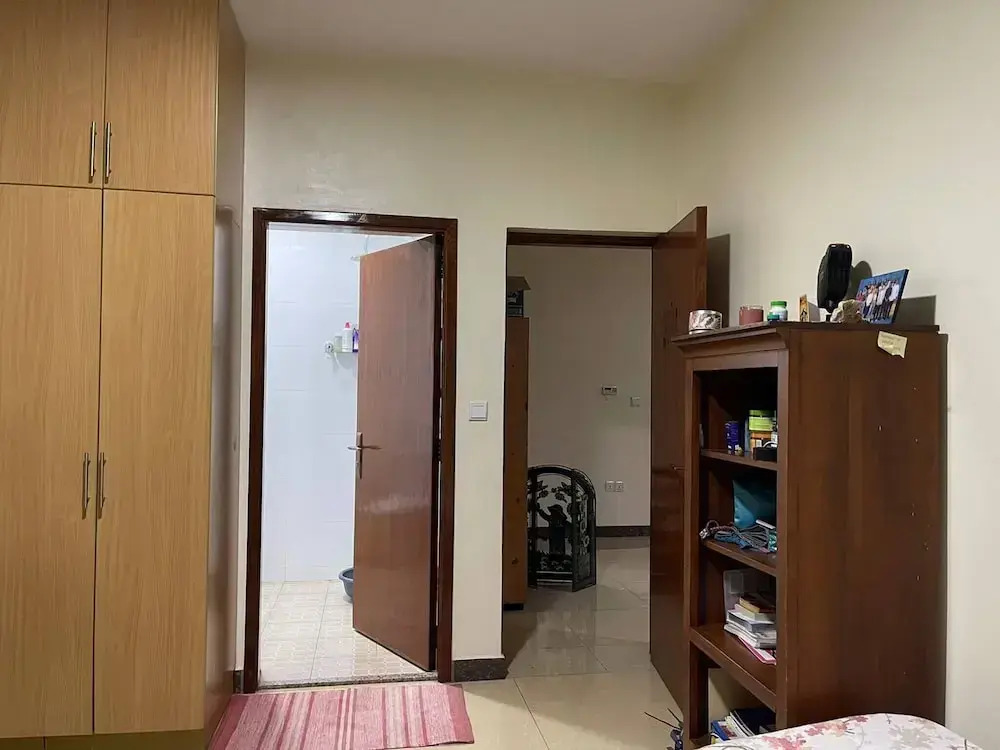 Room-nshuti Spacious Quiet Rm For Short