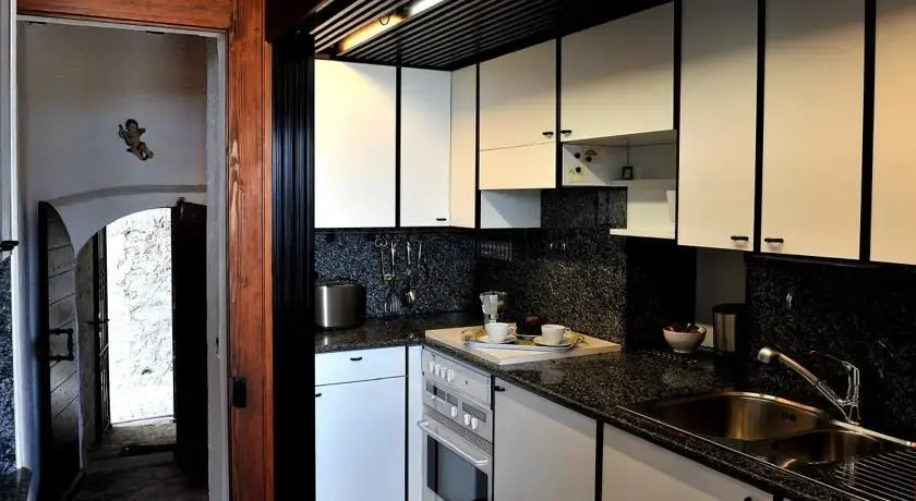 Roncate Residence