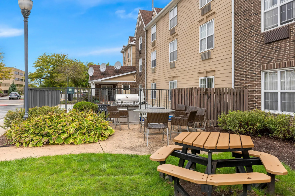 MainStay Suites Middleburg Heights Cleveland Airport