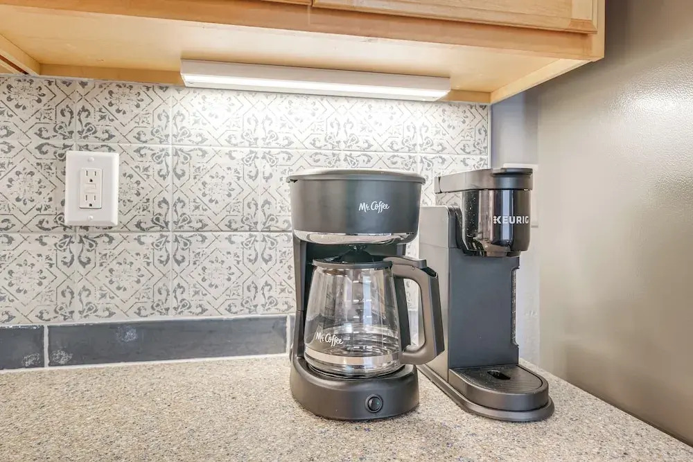1 Mi to Old Town Alexandria: Townhome w/ Patio