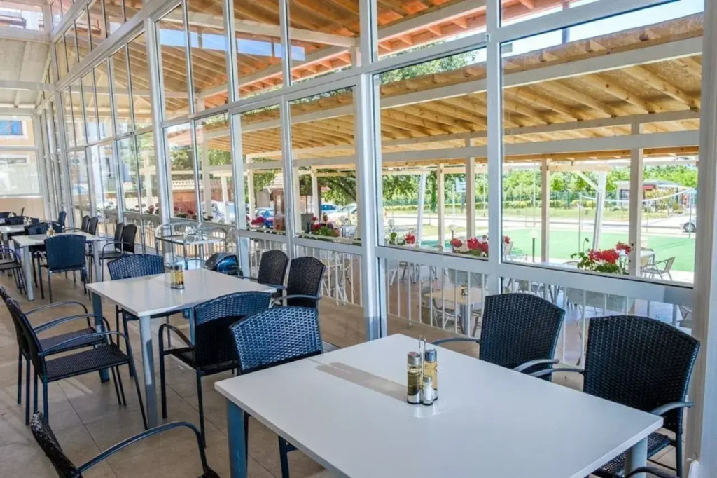 Hotel Vemara Club