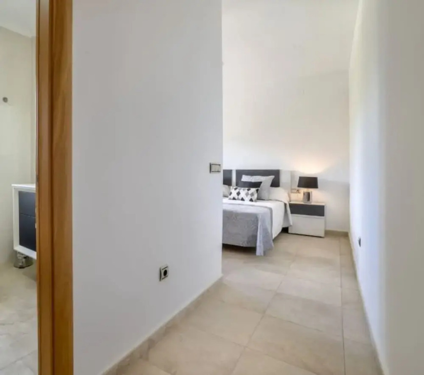 Villa - 5 Bedrooms with Pool and WiFi - 106420