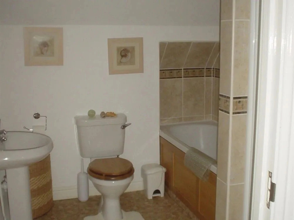 Kernow Homes - Travel accommodation