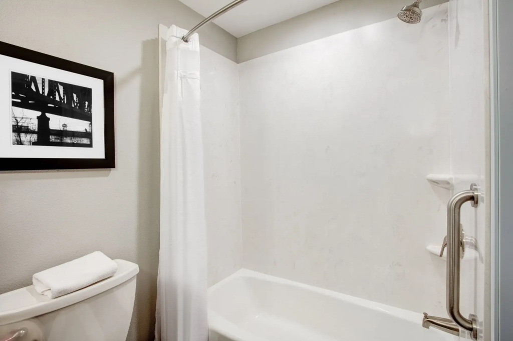 Holiday Inn & Suites Lafayette North by IHG