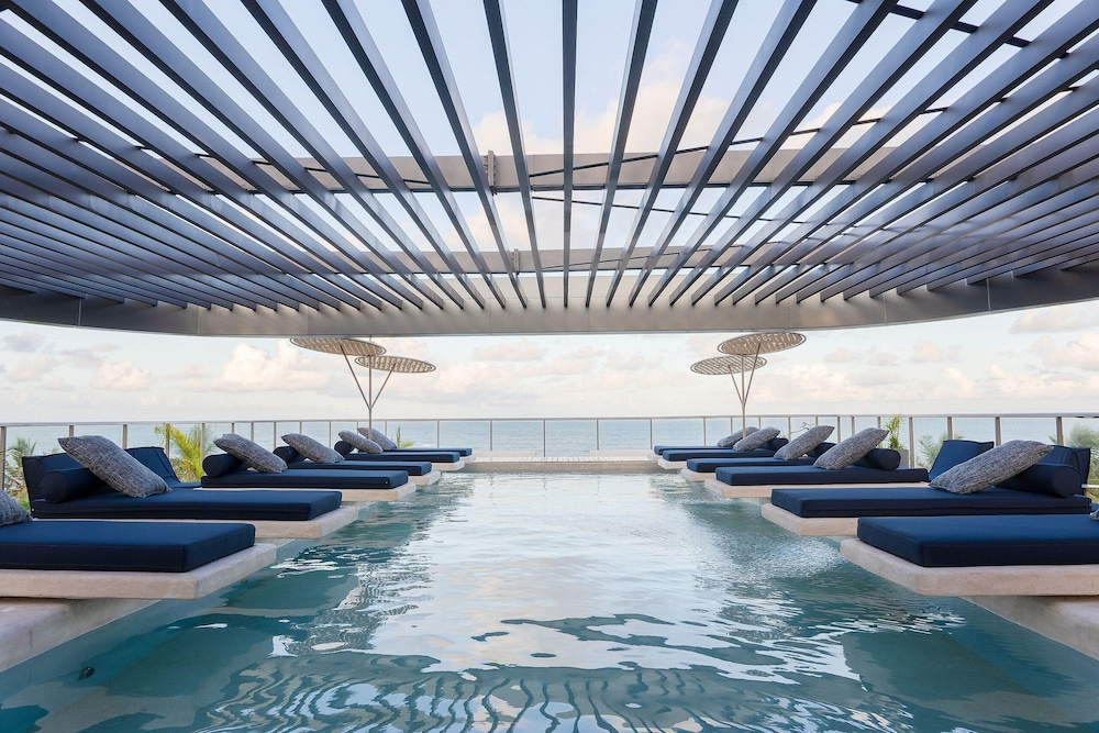 Setai Aquamaris #120 - Seafront by Carpediem