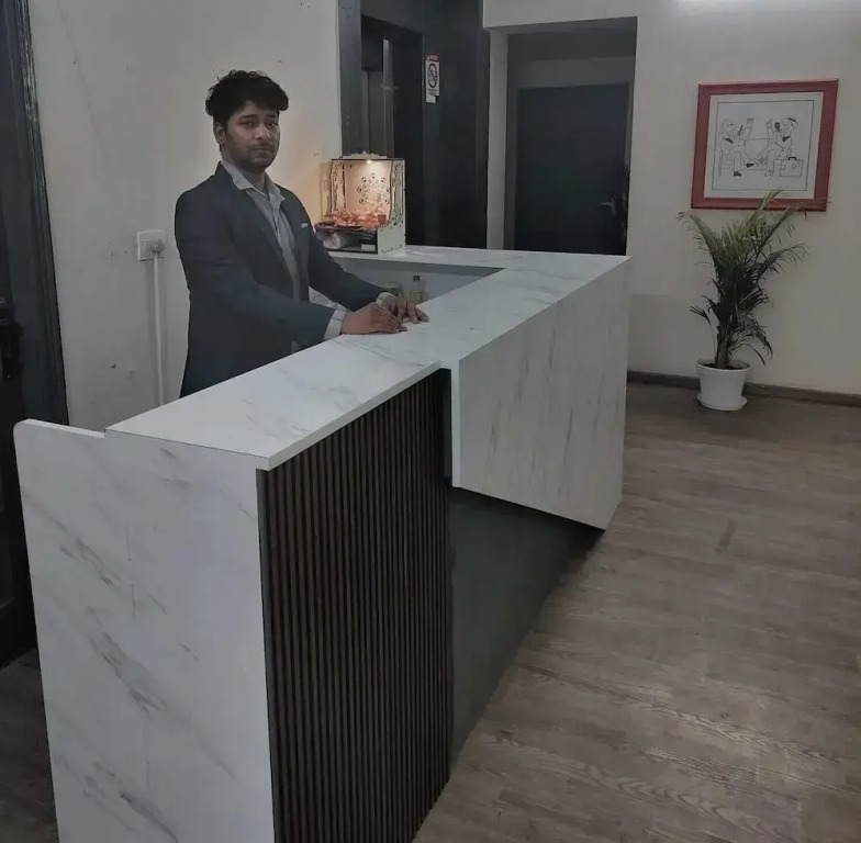 Hotel 27 Inn