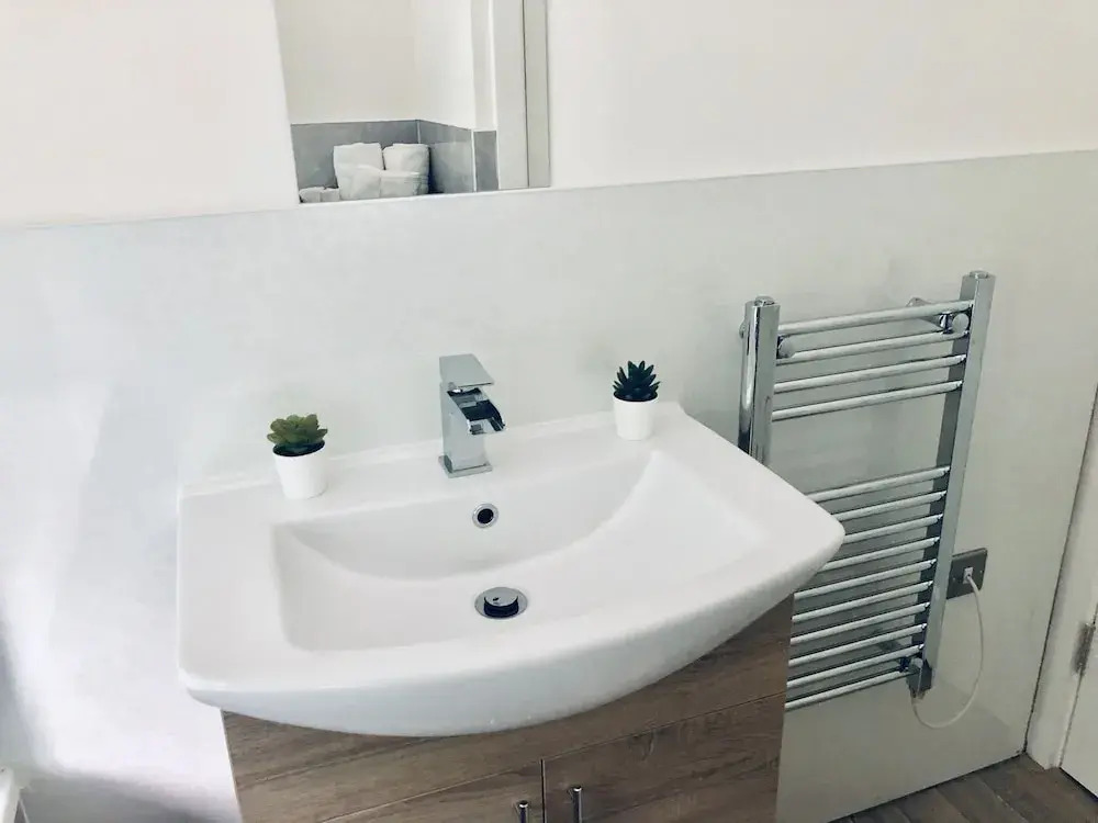 Snapos Luxury Serviced Apartments – Shield House