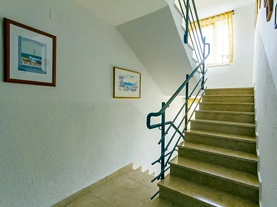 Catalina Apartments