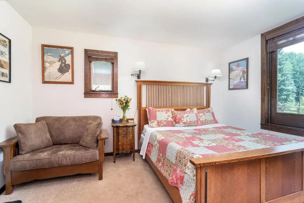 Manitou Lodge 1 by Alpine Lodging Telluride