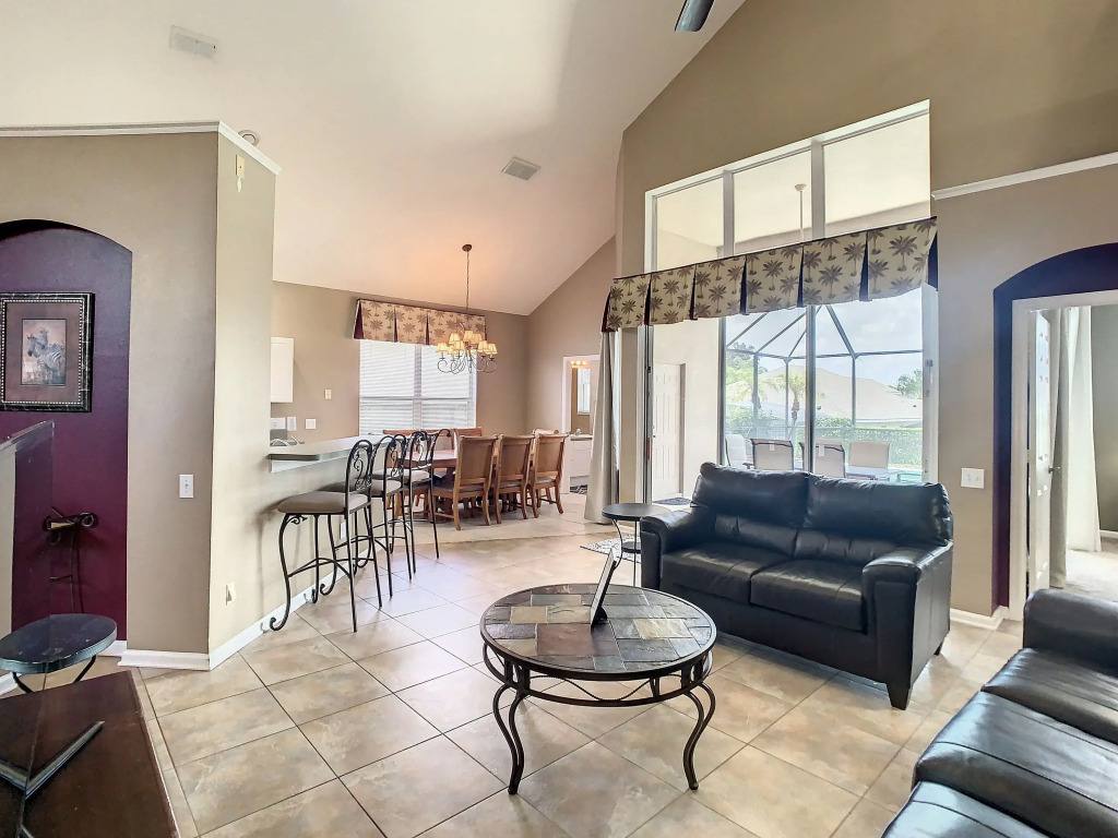 6 Bed Close to Disney in a Gated Resort Community, Four Corners