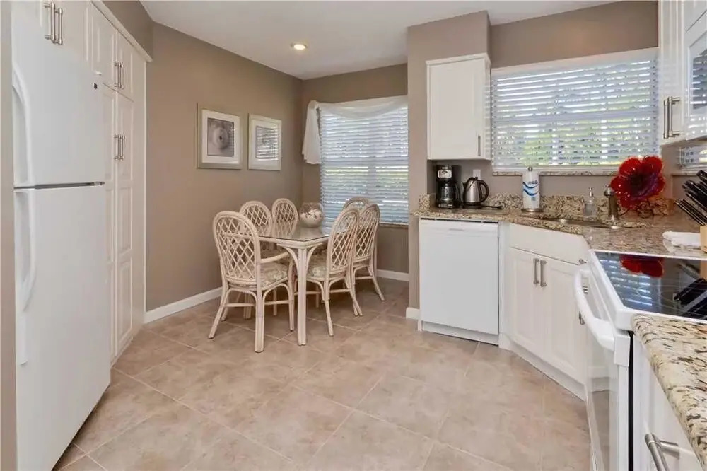 Vista Verde East - Two Bedroom Condo - 6-147