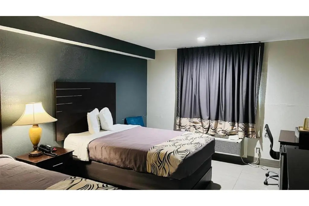 Regency Inn & Suites Houston East I 10