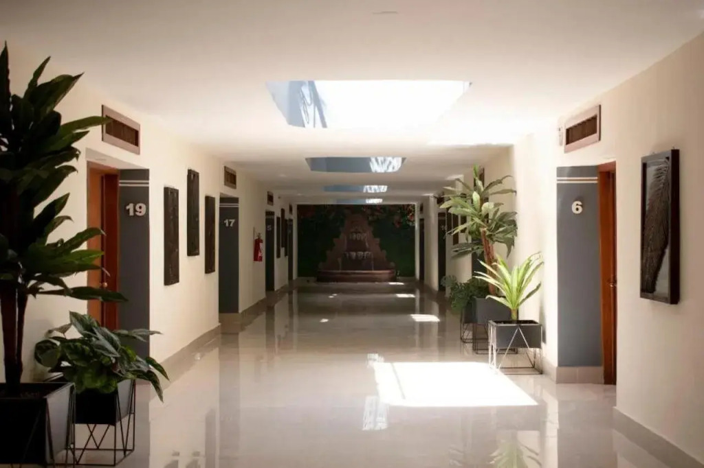 Capital O Hotel Casa Blanca