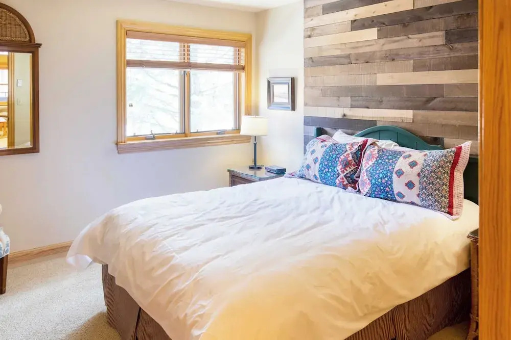 Cimarron Lodge 22 by Avantstay Ski-in/ski-out Property in Complex w/ Two Hot Tubs! Permit#12986
