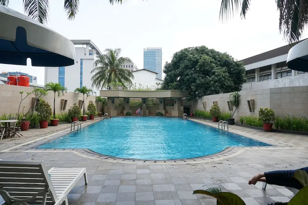 2Br with Pool View at Beverly Tower Apartment