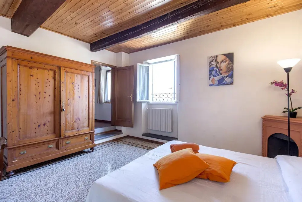 Via Ricasoli apartment