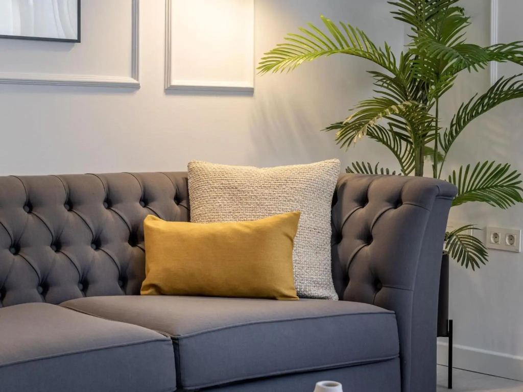 Central Stylish and Elegant 1 & 2 BR apartments I