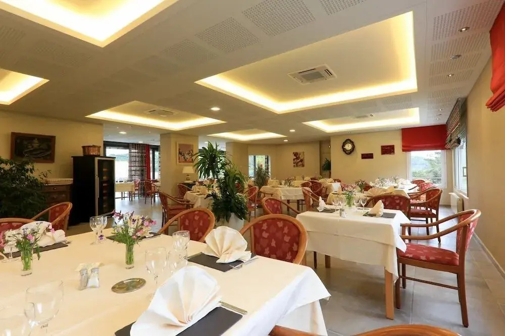 Logis Hotel Spa Rest. le Provence