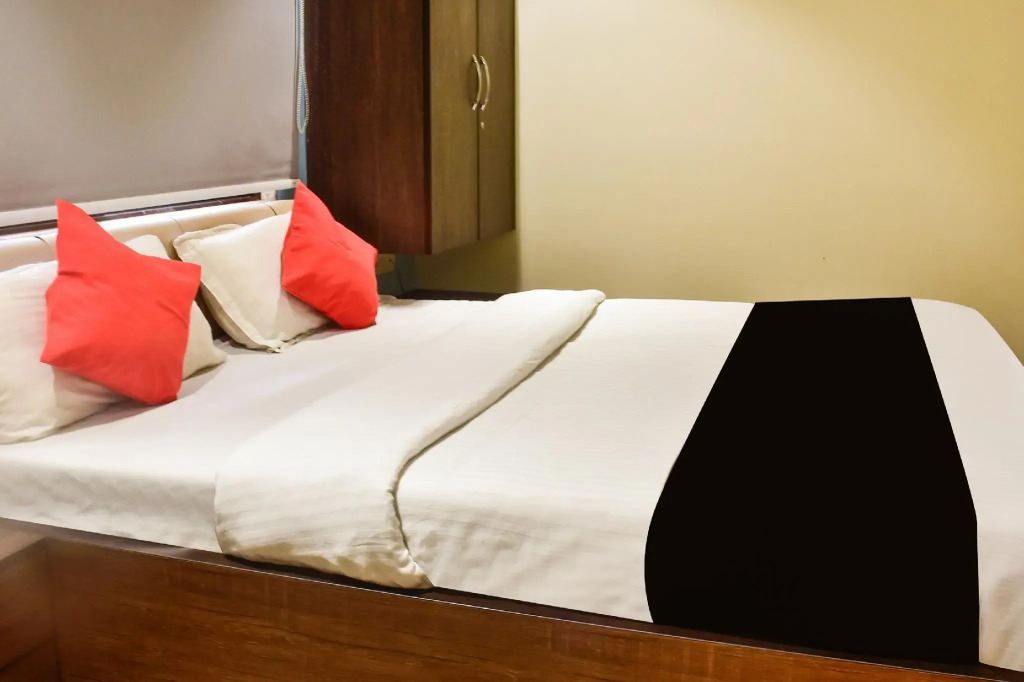 Capital O 62227 Hotel Orchid Lounge