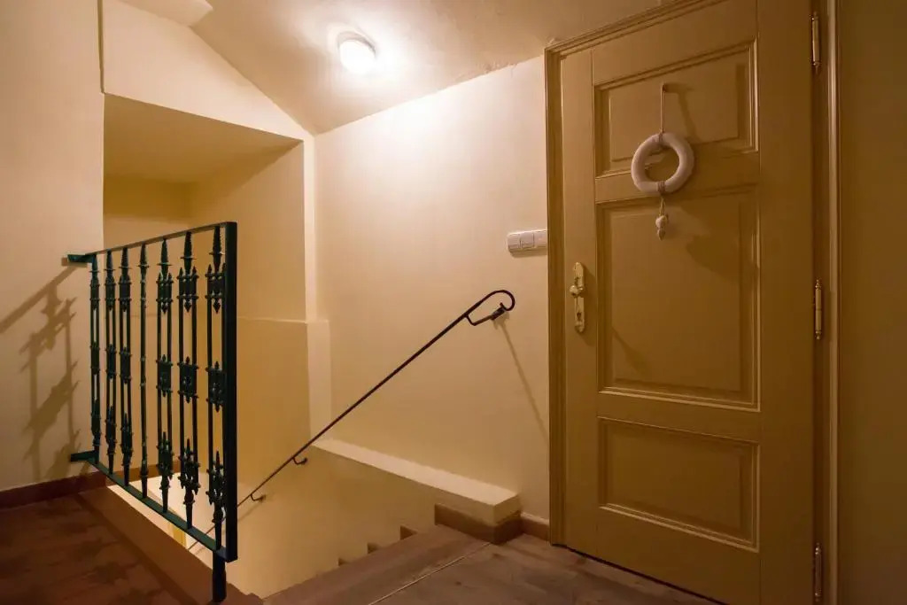 Gigantic Anenska Penthouse
