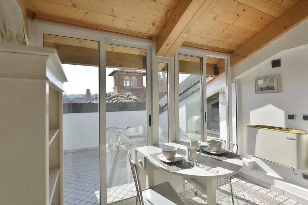 Irnerio White Apartment