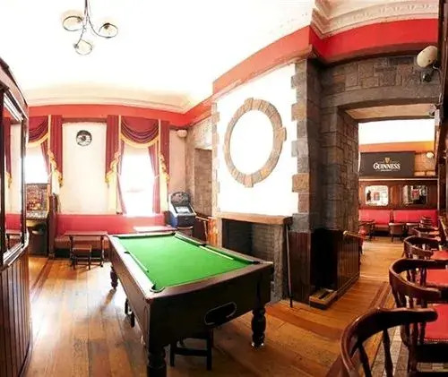 Barrys Hotel