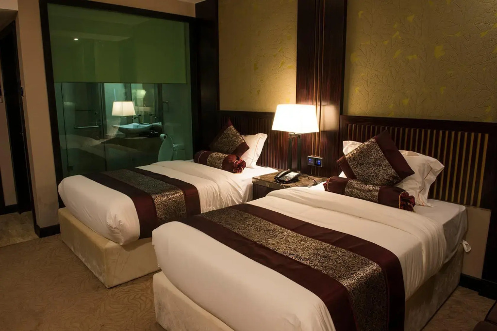 Royale Signature Hotel