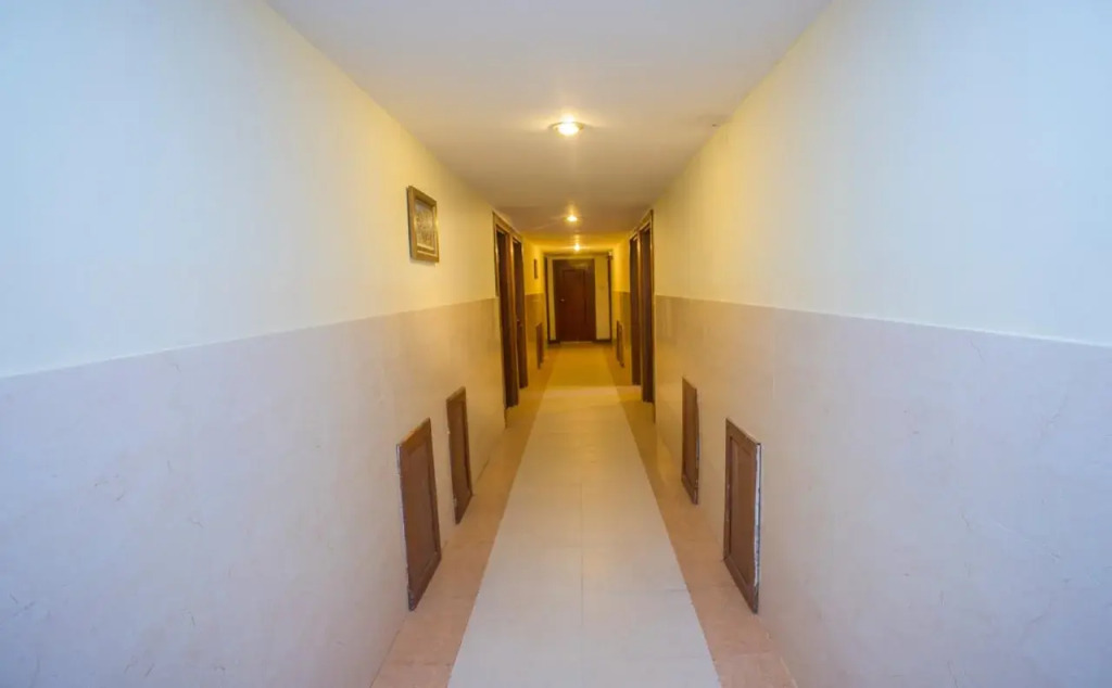 Osho Holiday Inn