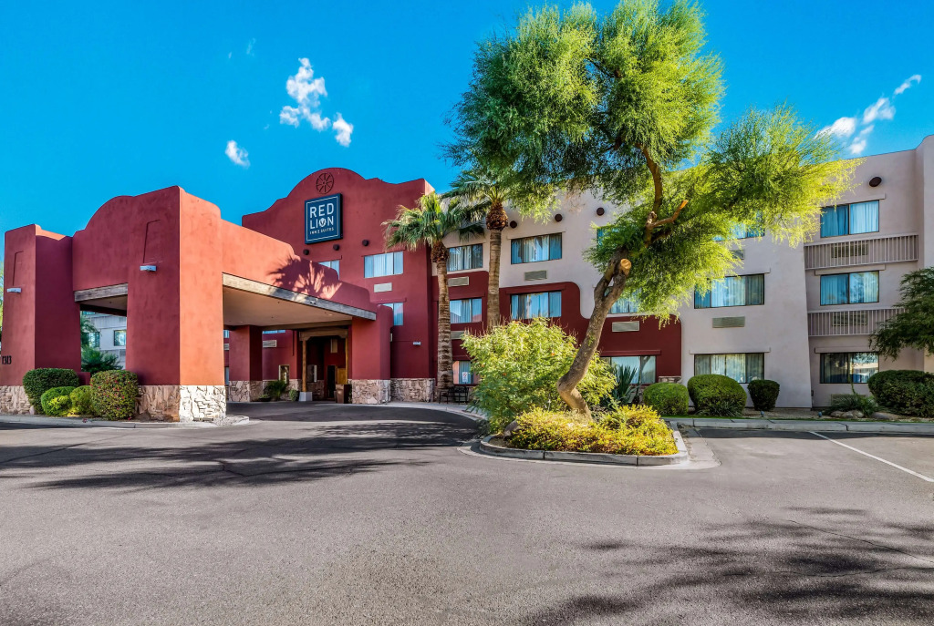 Red Lion Inn & Suites Goodyear Newly Renovated
