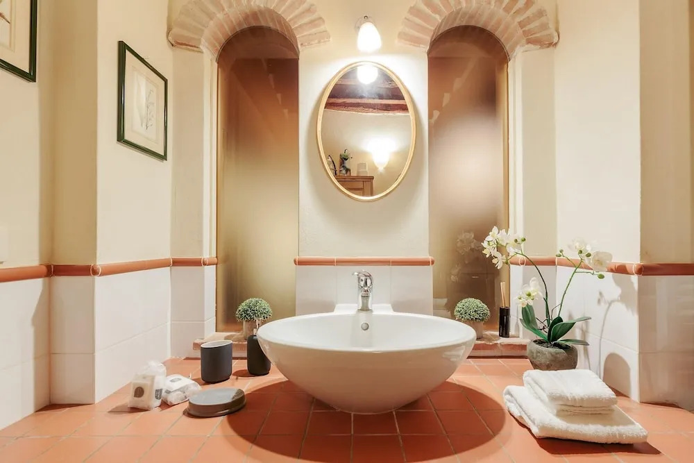 The 1400 s Apartment
