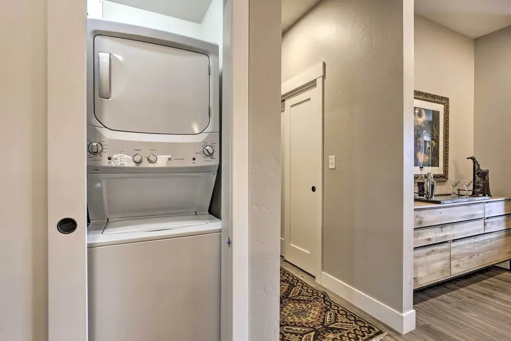 Winter Park Condo: Proximity to Cafes & Rec Center