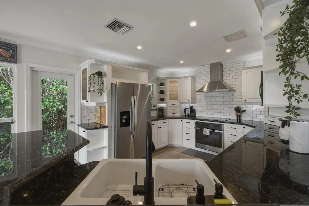 Fox Isles Luxury Waterfront With Pool Near Beach