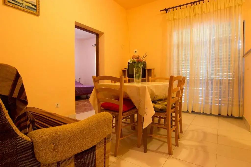 Apartments Milovan