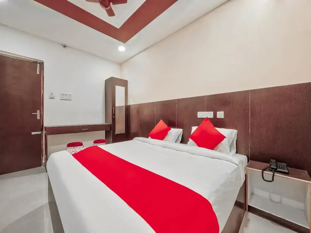 Joliday Inn By OYO Rooms